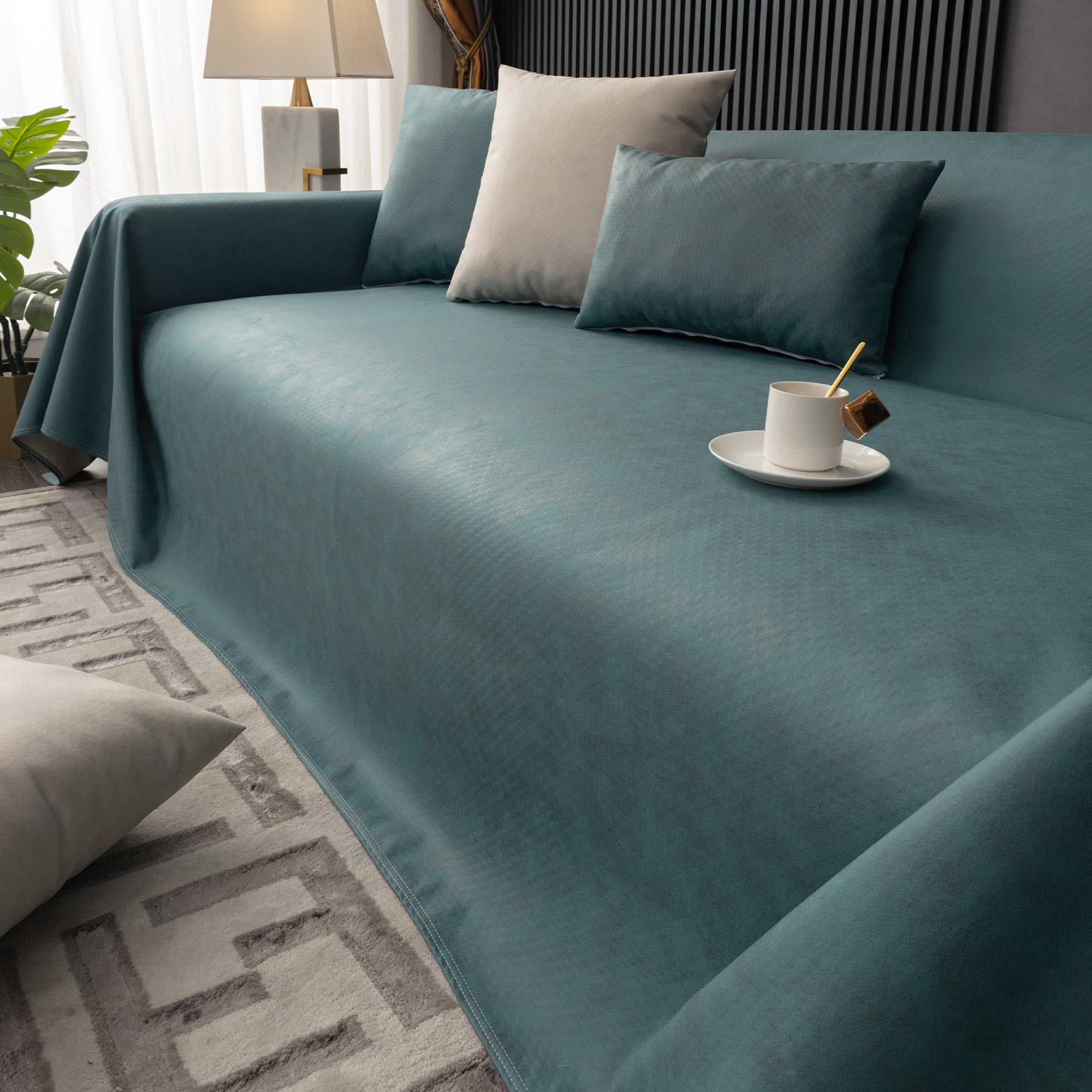 Moderniqa | Waterproof anti-slip sofa cover for pets