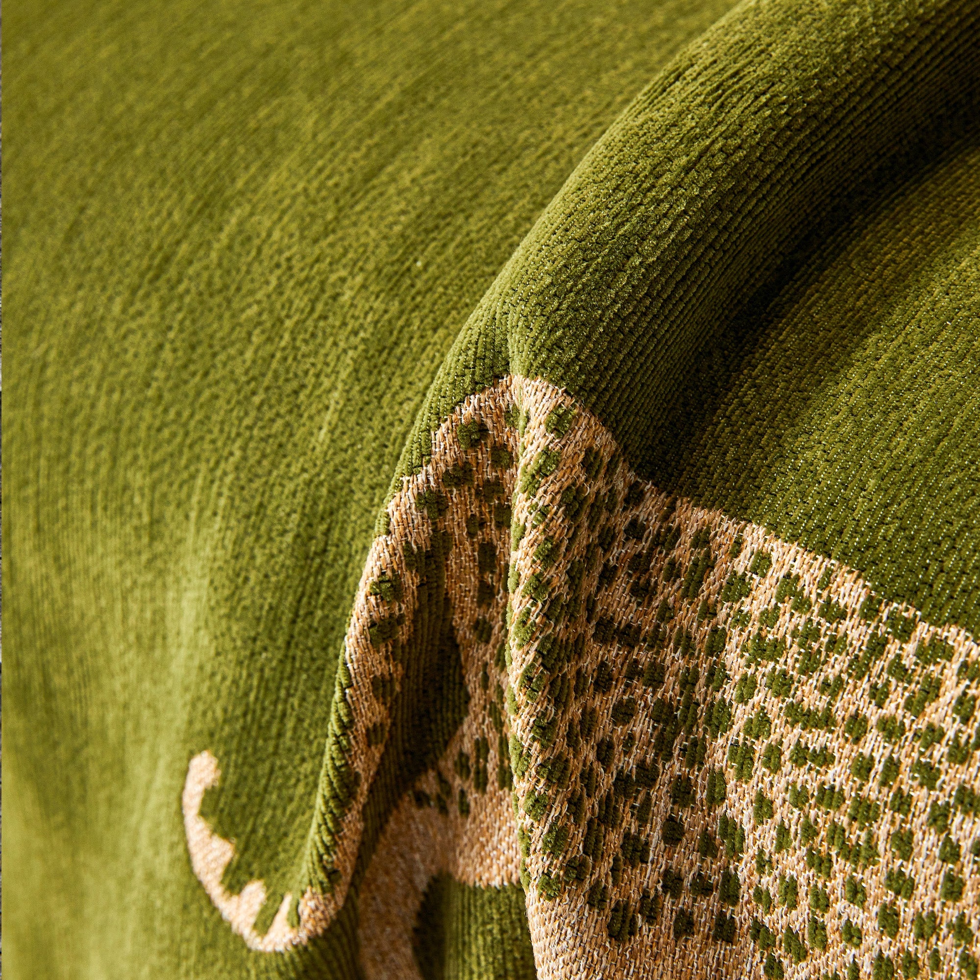 Moderniqa | Durable Cheetah Print Sofa Cover